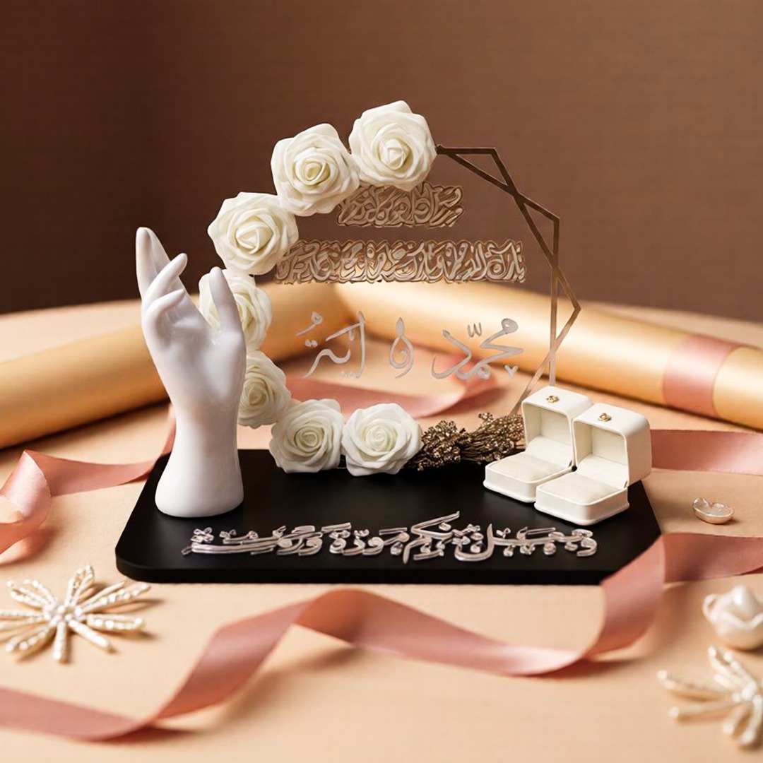 Artistic Hand Sculpture Ring Display